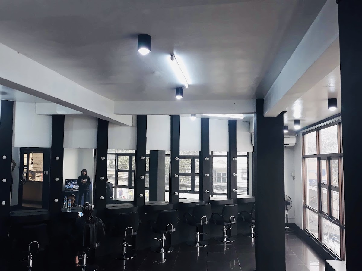 Sandrealee Salon Valenzuela