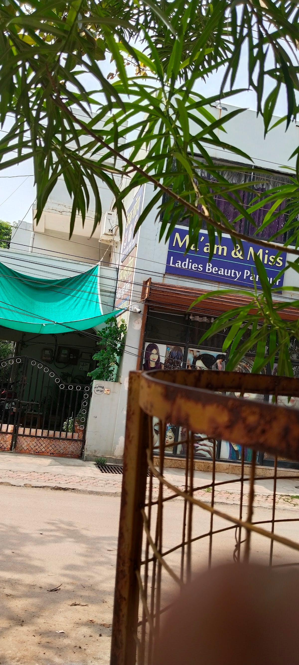Ma'm & Miss Beauty Parlour