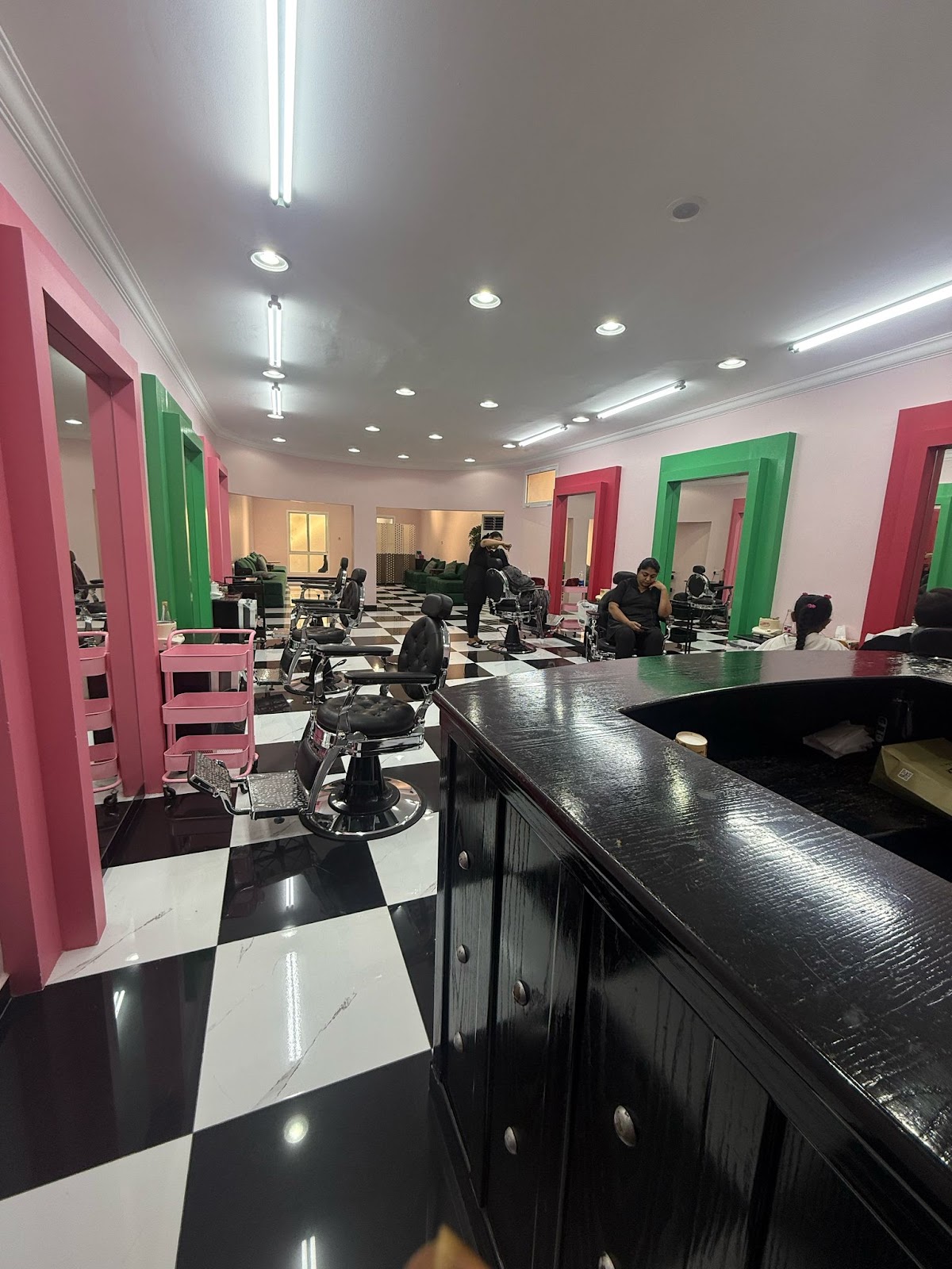 Reven Salon