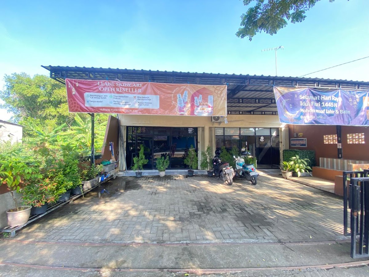 Dr. Yulia R. Beauty Center Warujayeng