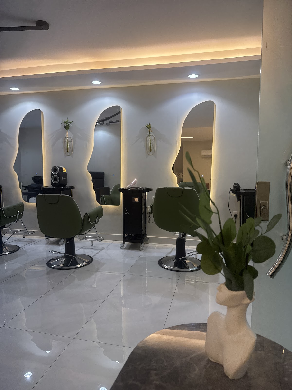 Anti Faqat Salon and Women's Club