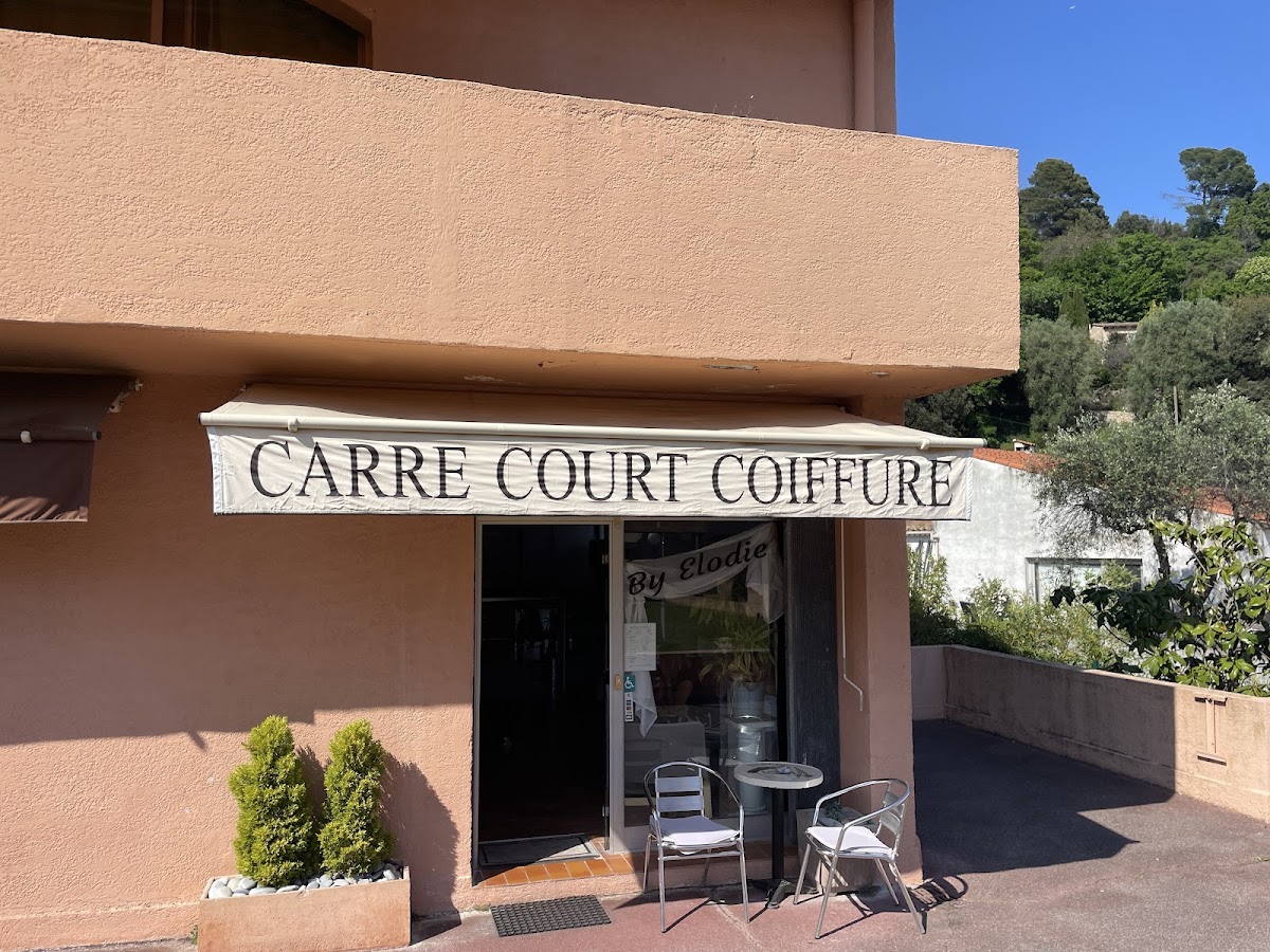 Carré Court Coiffure by Élodie