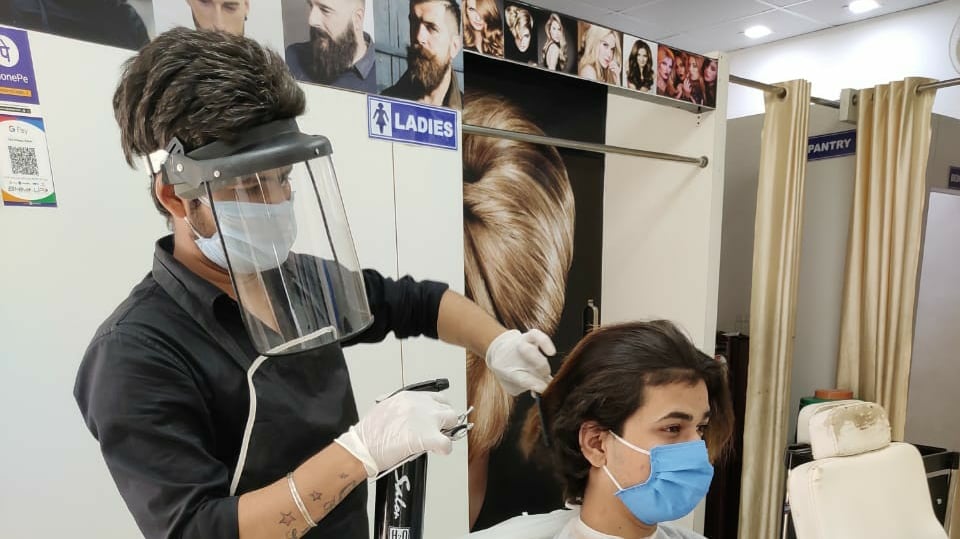 Q3 Unisex Salon