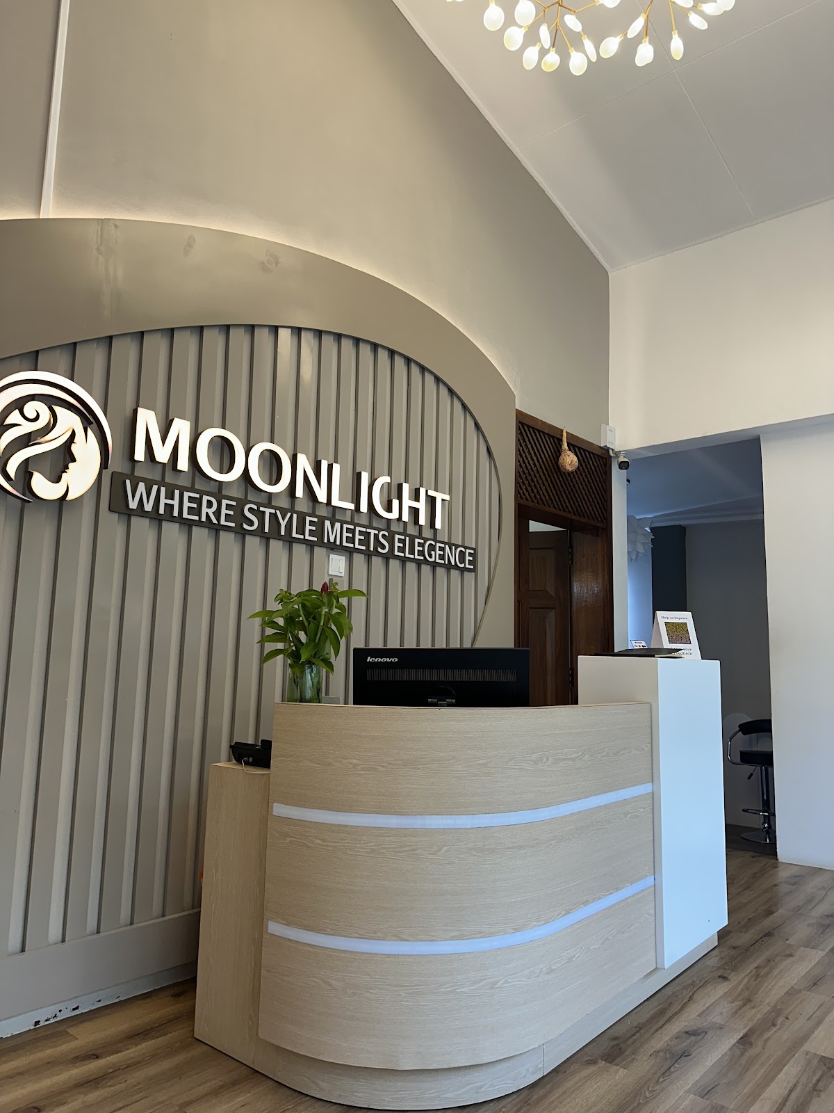 Moonlight UniSex Salon
