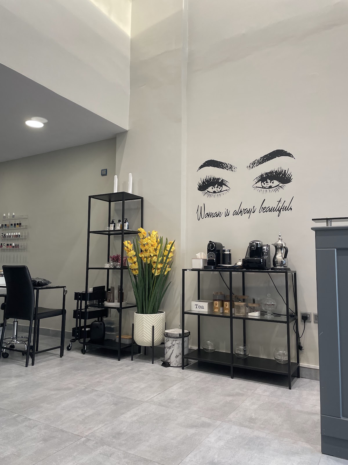 Huda Beauty Salon
