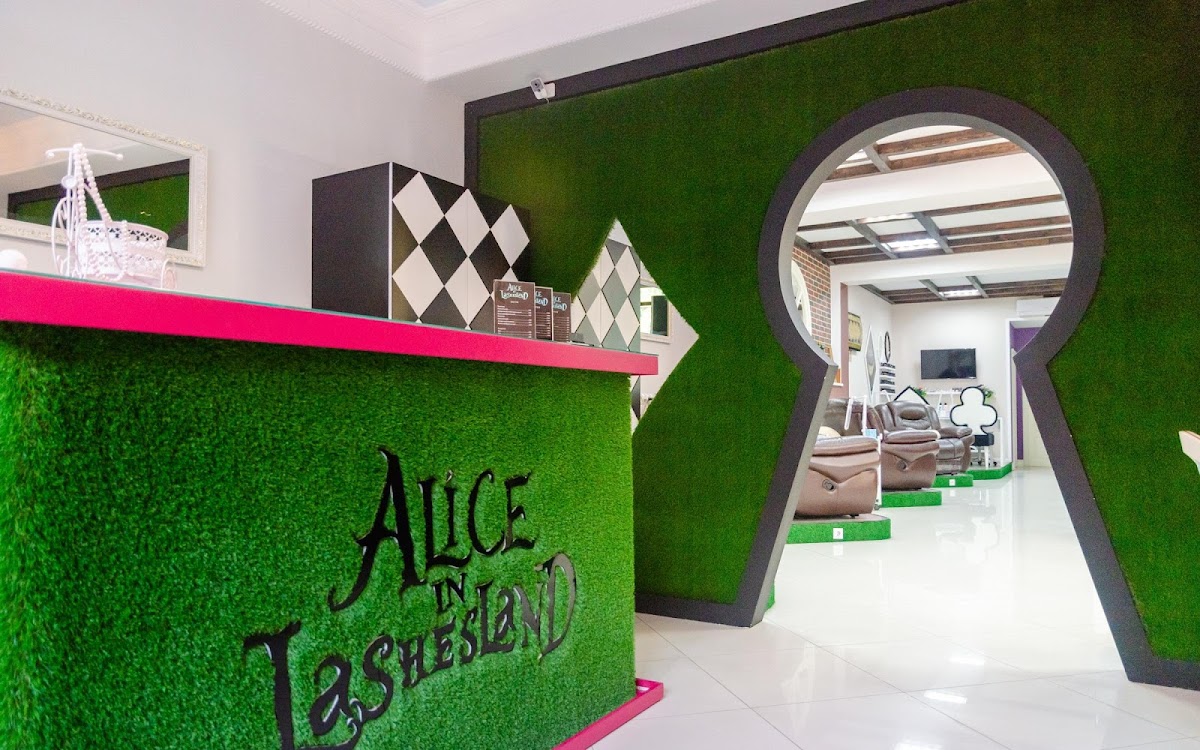 Alice in Lashesland