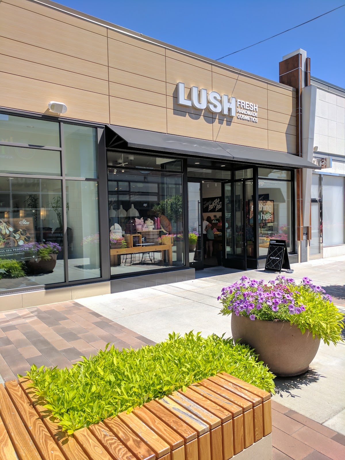 Lush Cosmetics Hilldale - Madison