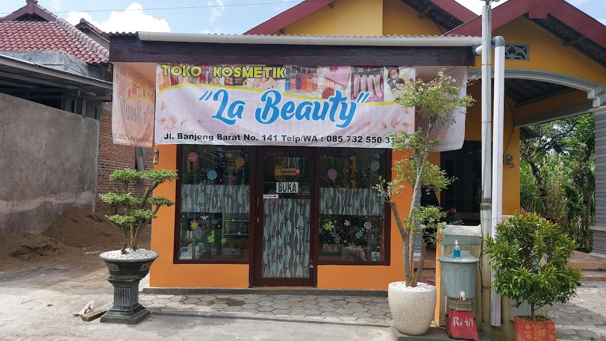 Toko kosmetik LA BEAUTY