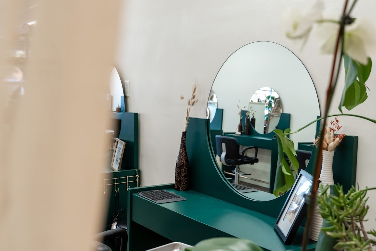 Mode Salon and Wellness