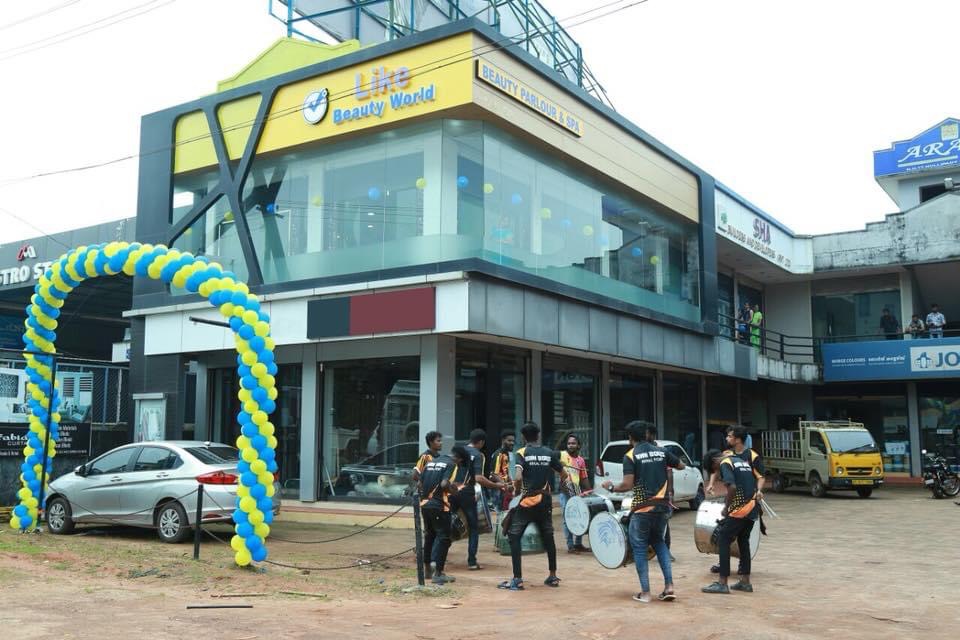 Like Beauty World (Family Beauty Parlour)