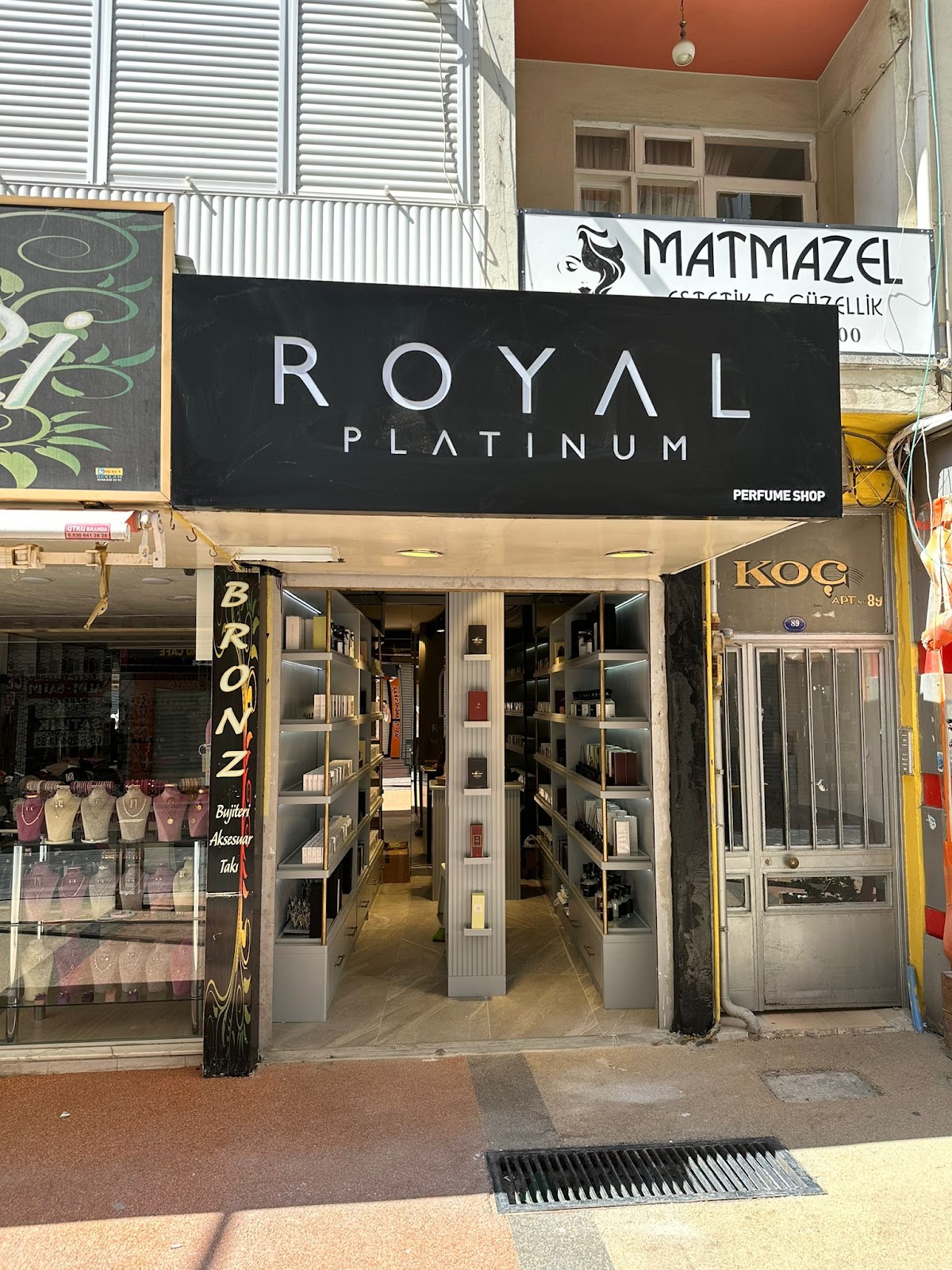 Royal Platinum Menemen