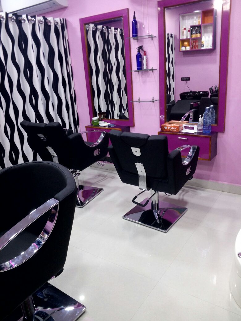 Roops Hair and Beauty Clinic