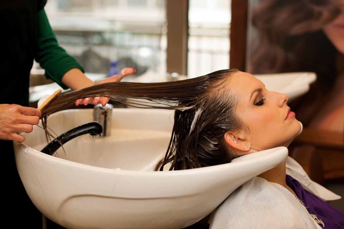Suhani Beauty Parlour