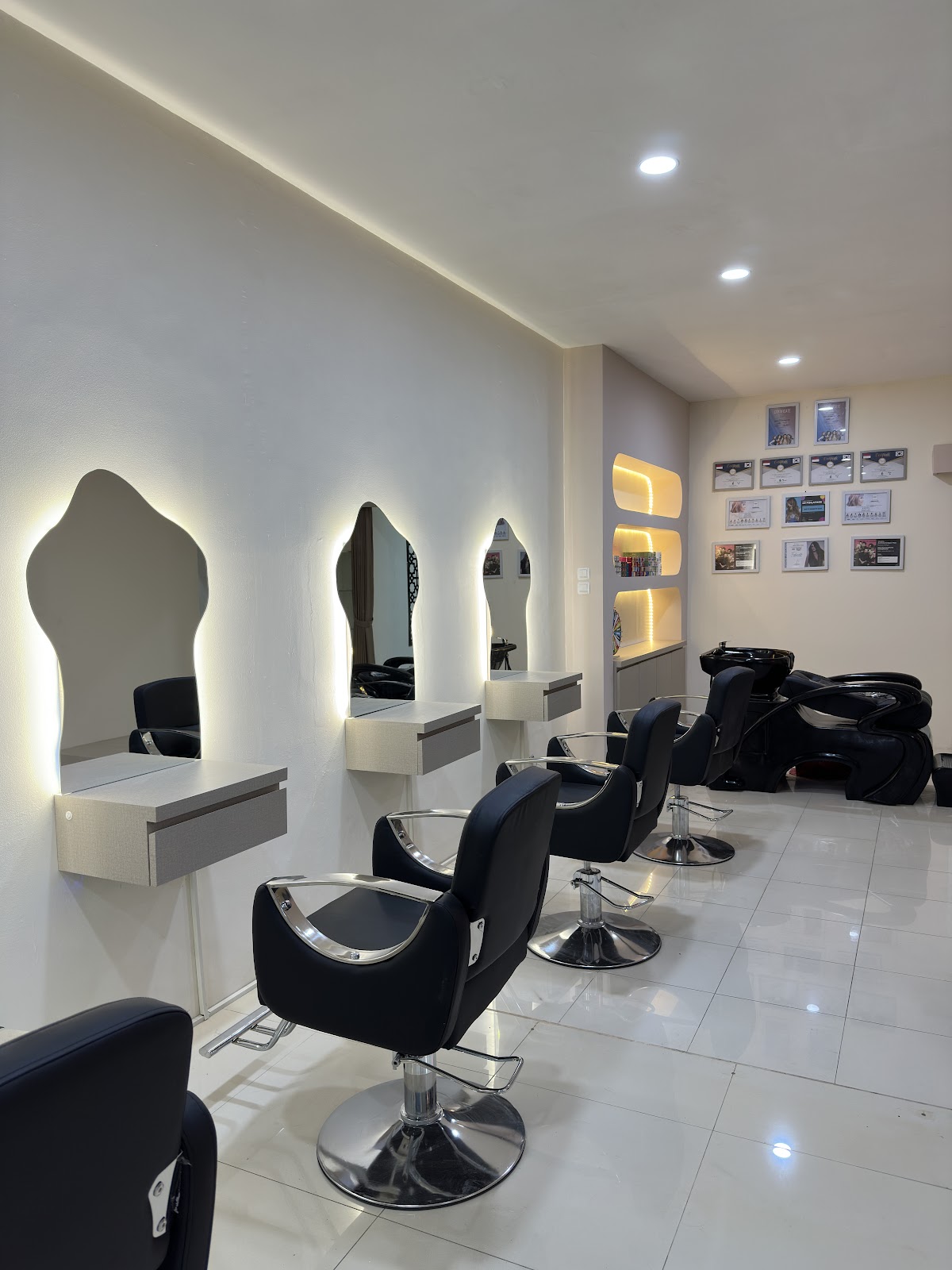 Riztya Beautybar, Spa & Softlens