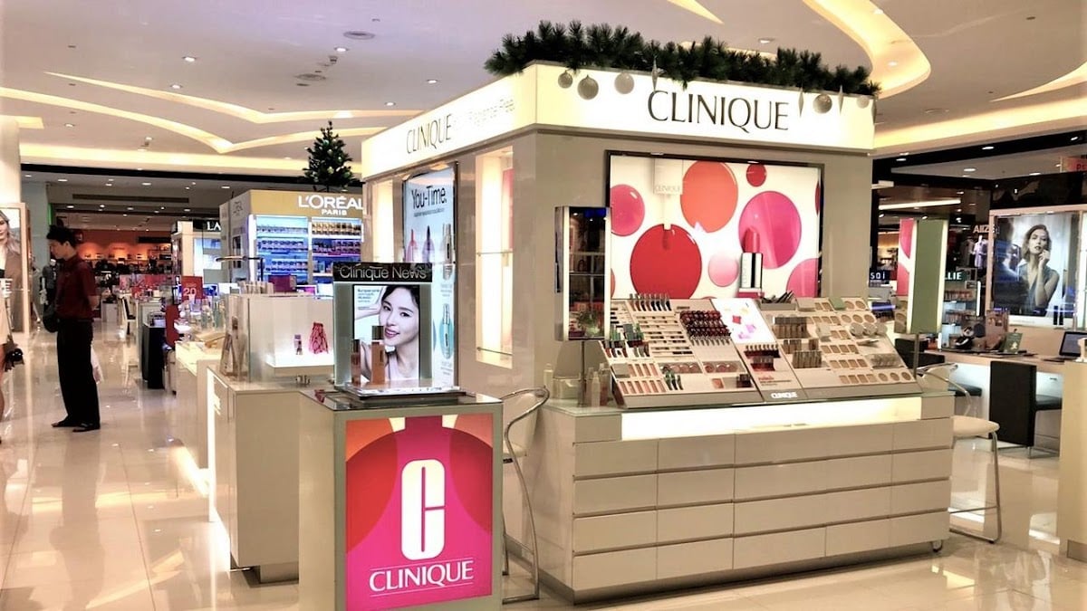 Clinique cosmetic counter Robinson Chiang Rai