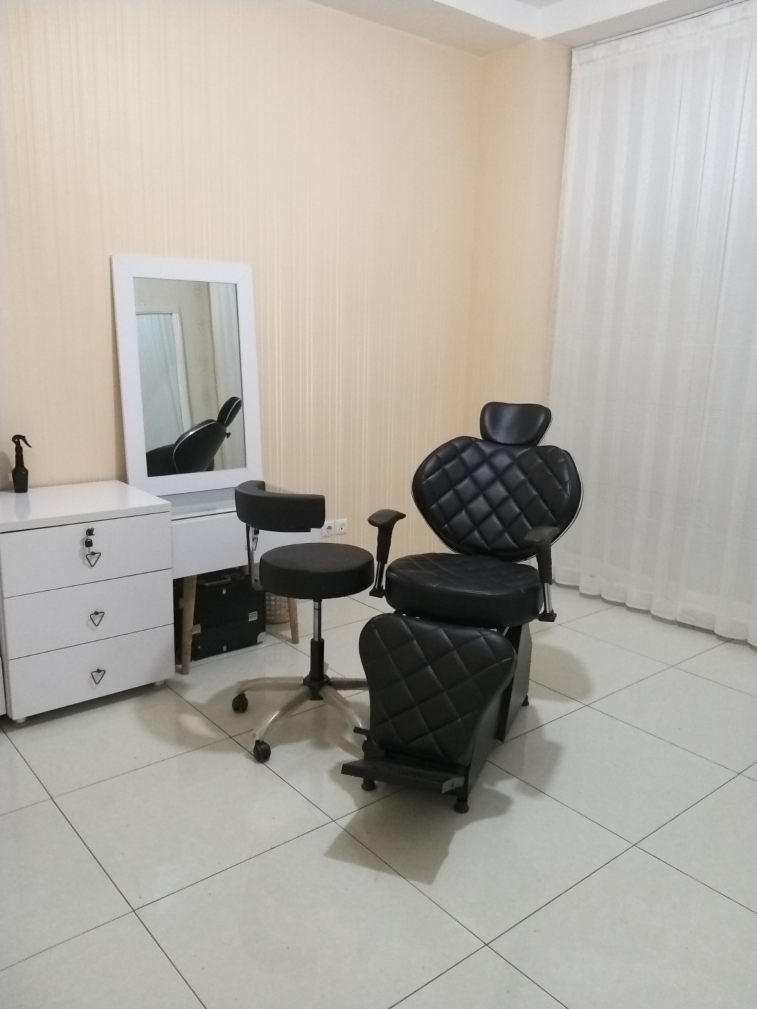 Salon Zibaei Medisa Osoli