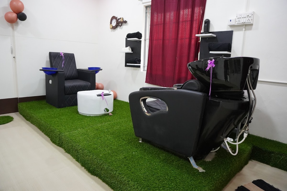 Vee Unique Beauty Parlour