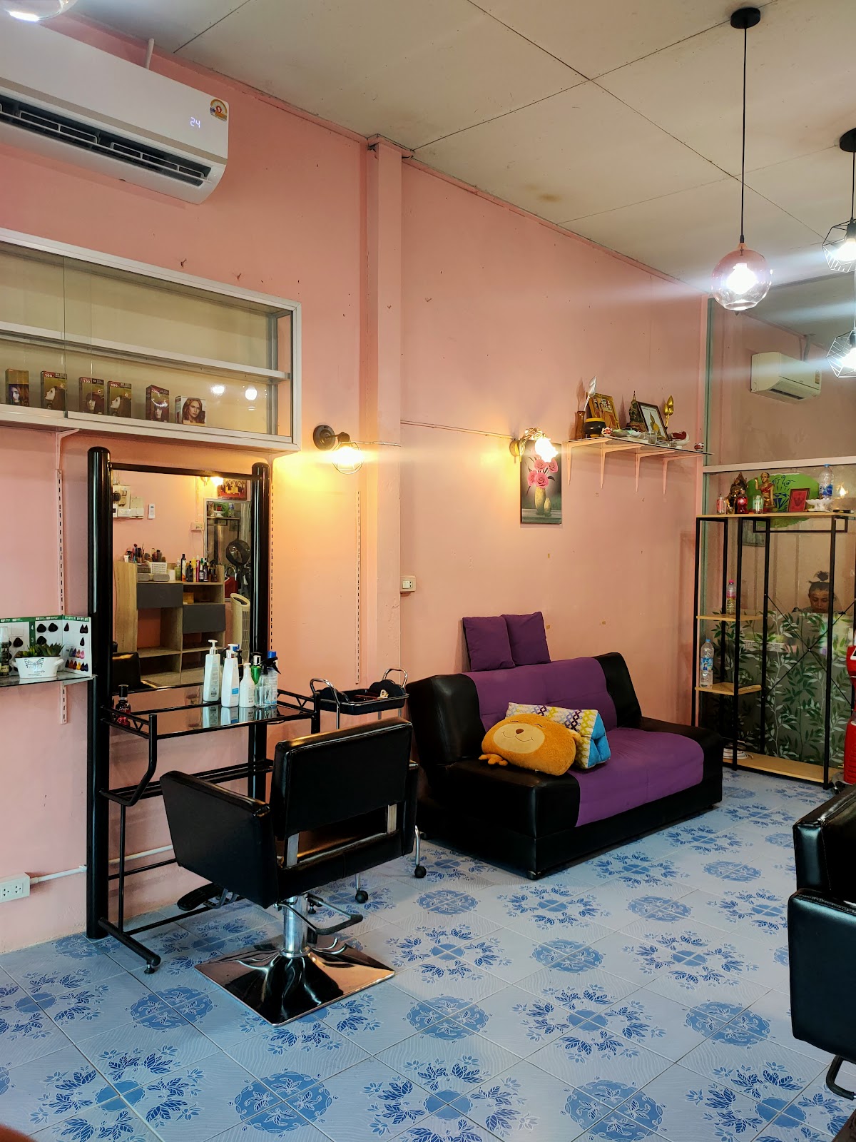 Serm Suay Tukta Salon