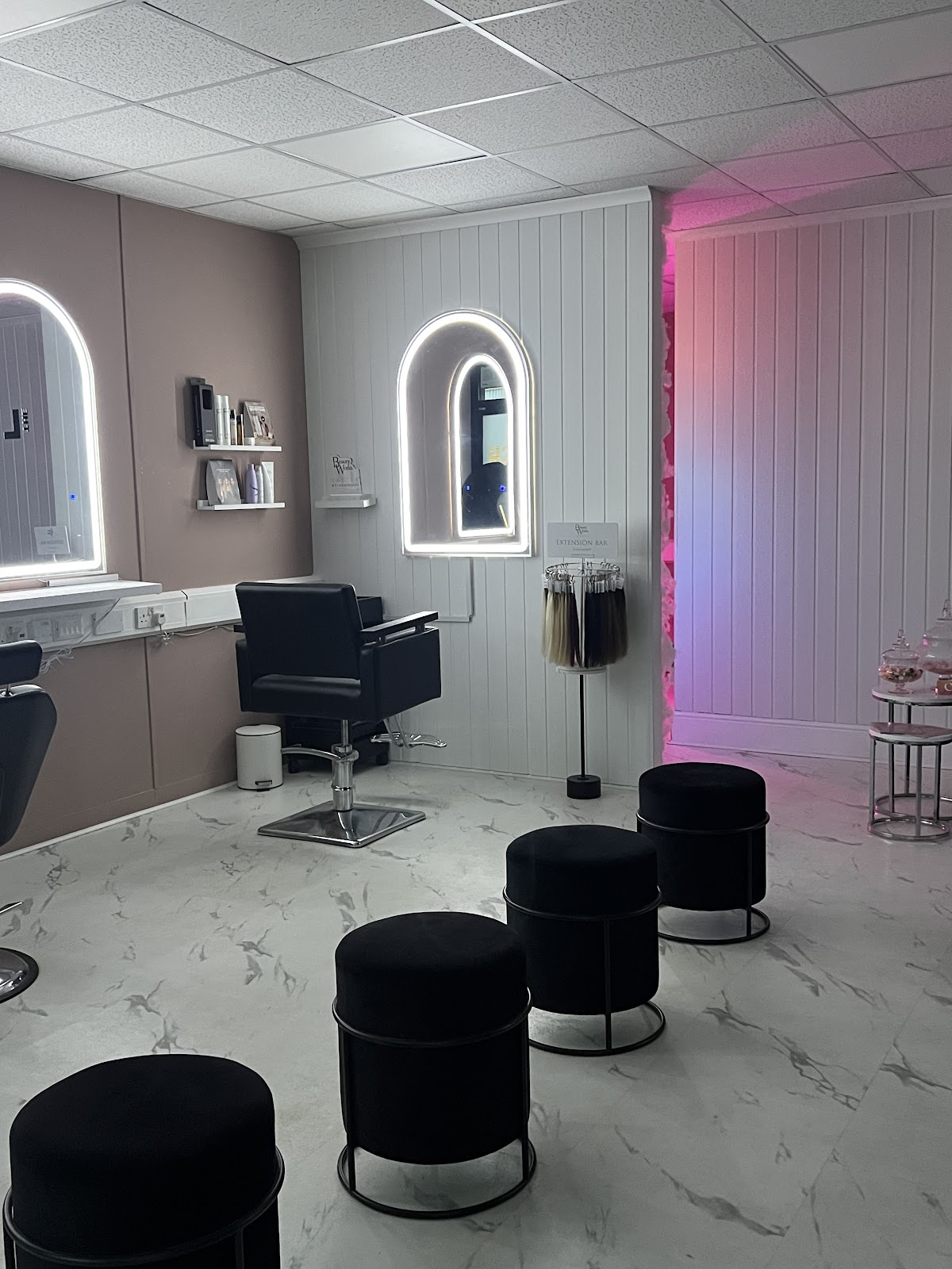 THE LASH LOUNGE - BEAUTY STUDIO