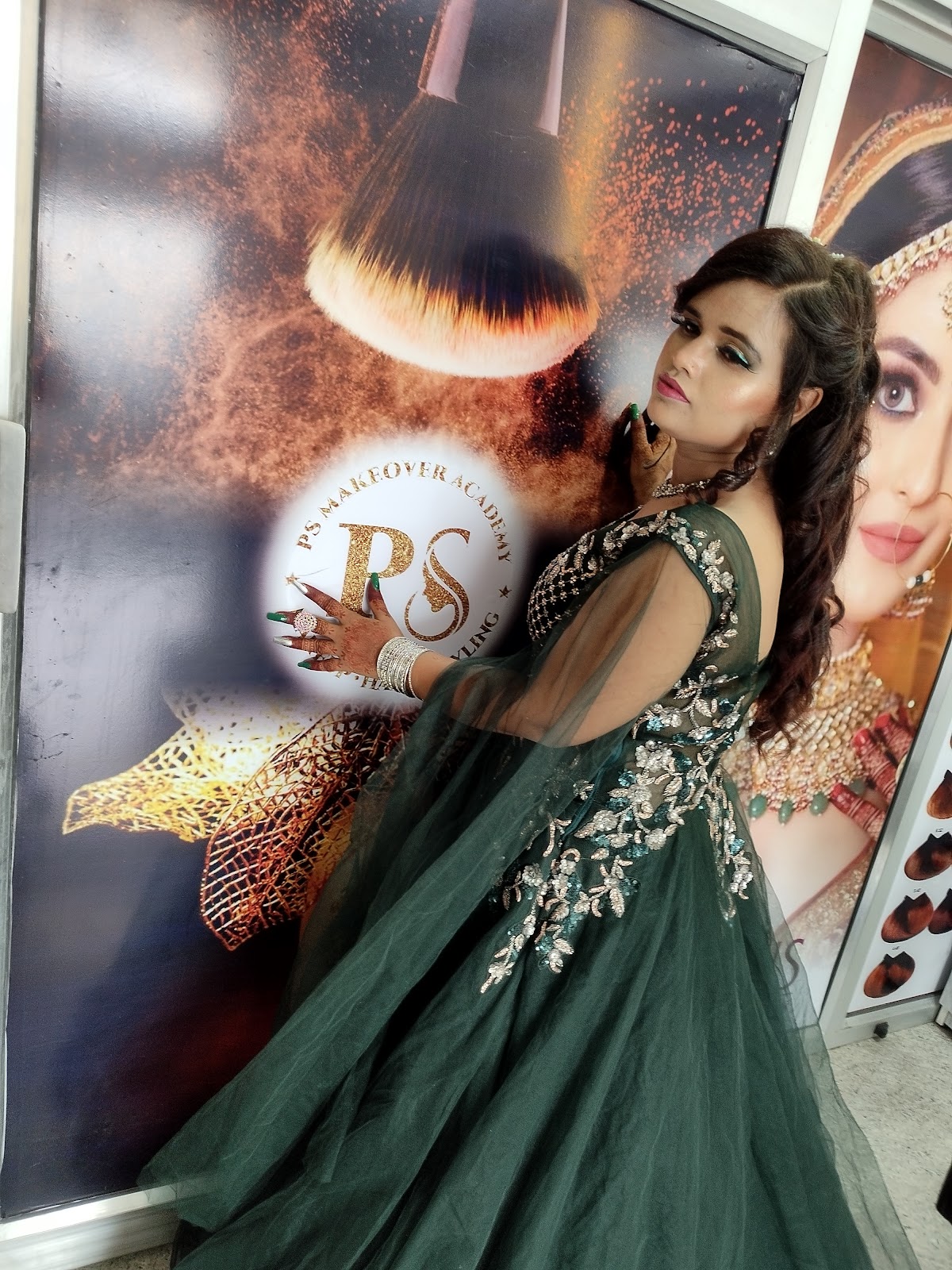Purvi New Look Beauty Salon