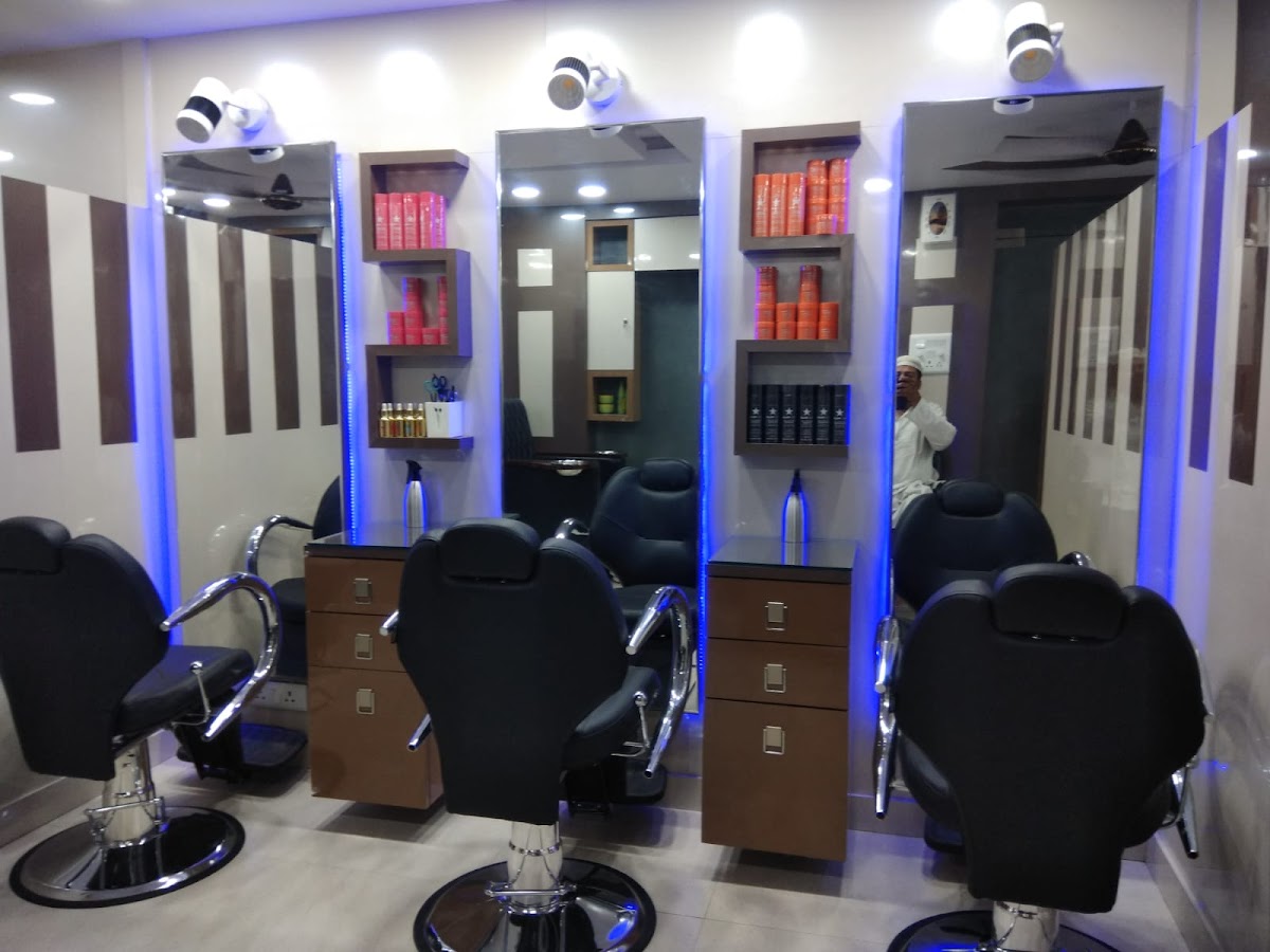 Street Beauty Parlour