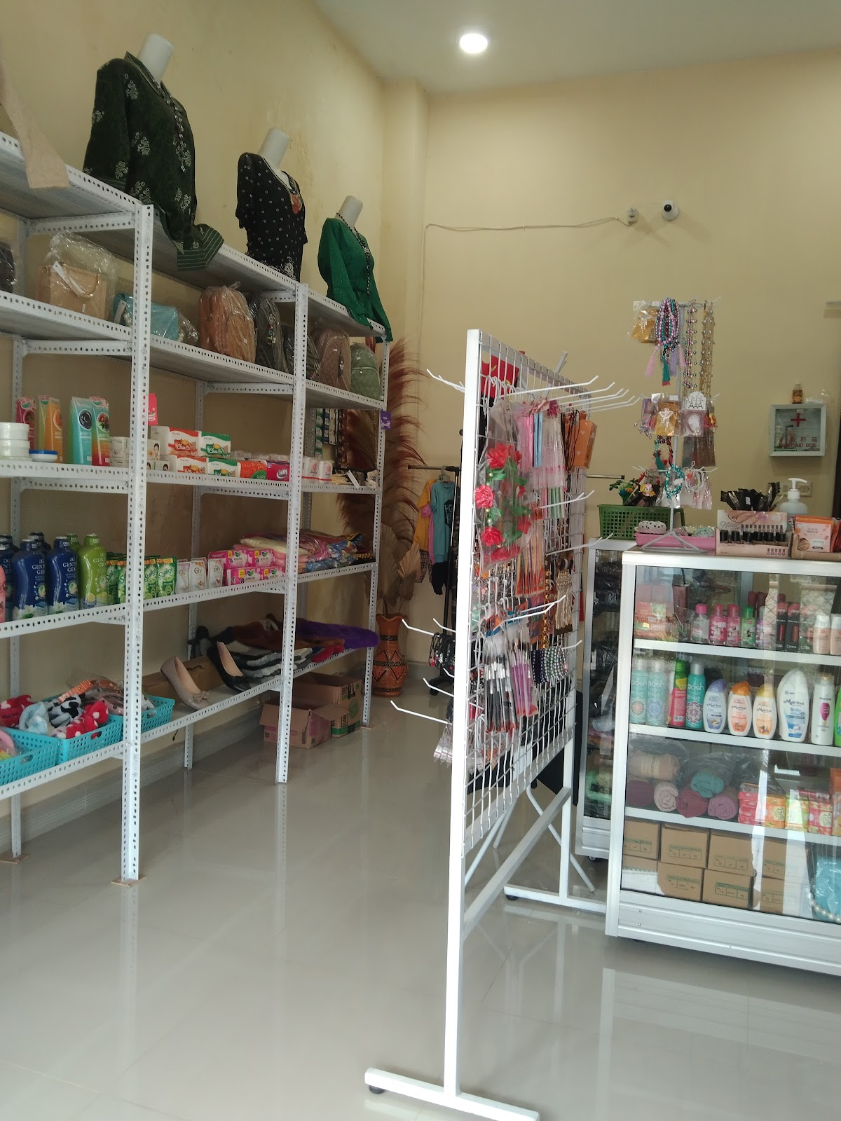 Ria Salon & Store