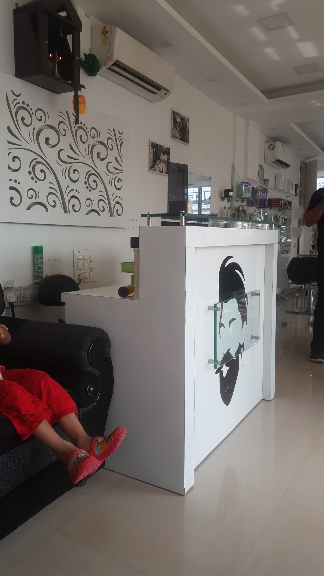 Reem Up Make Up Studio