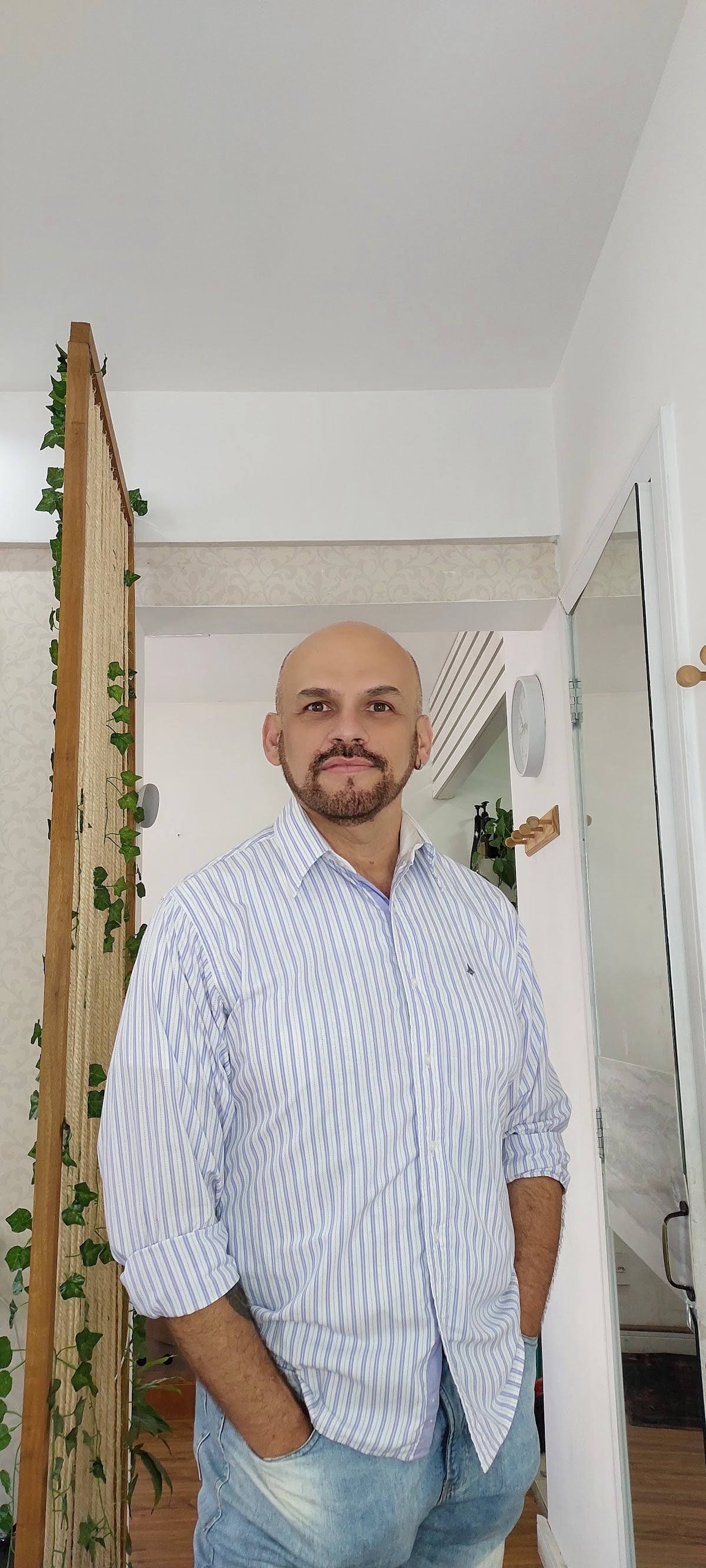 ÁQUILA RANGEL HAIR