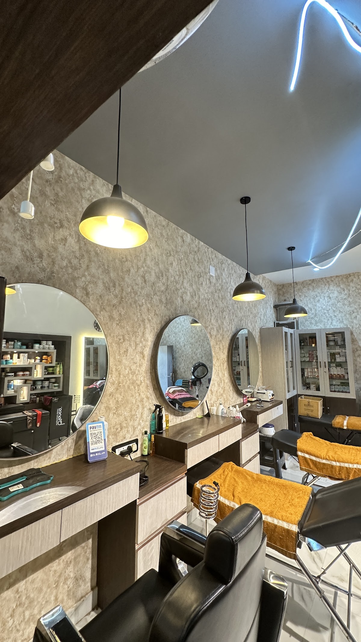 Monalisa Beauty Parlour