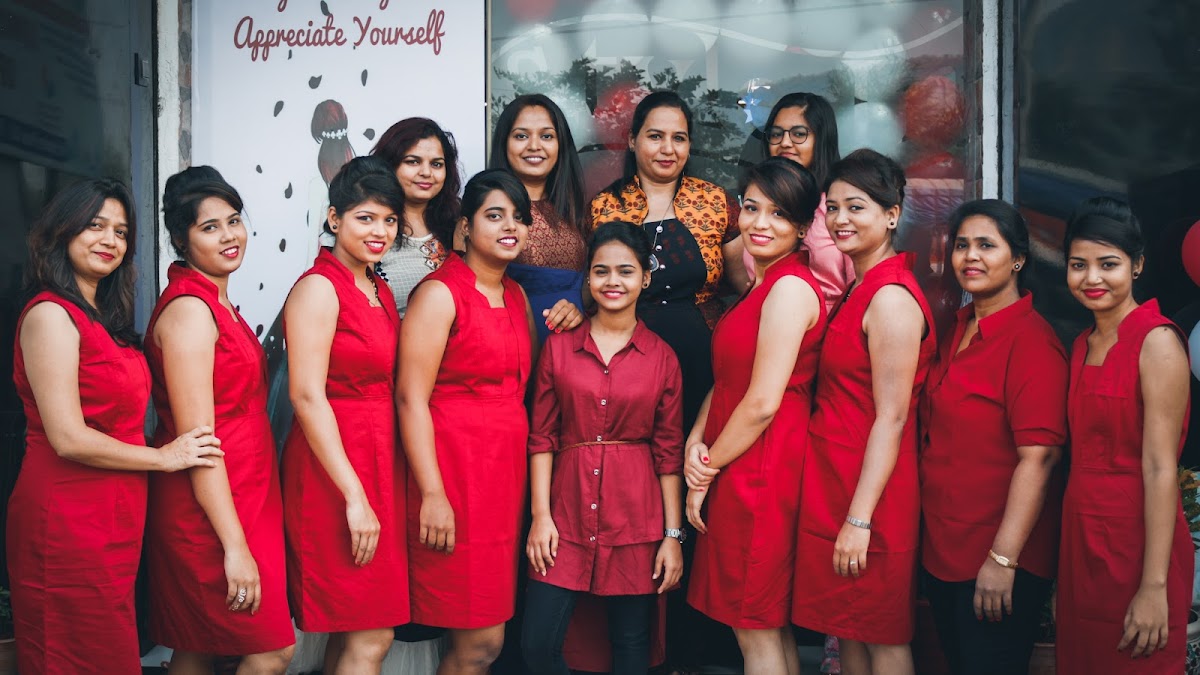 Style In Salon, Institute, Makeup Studio