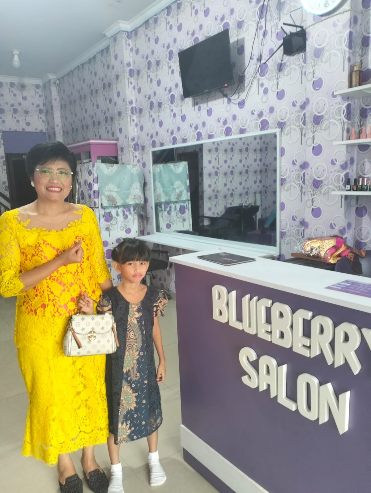 Blueberry Salon
