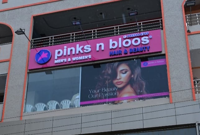Pinks n Bloos