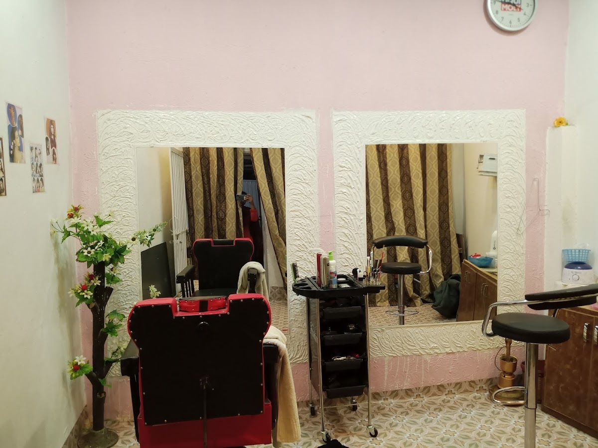 Kashee Saloon