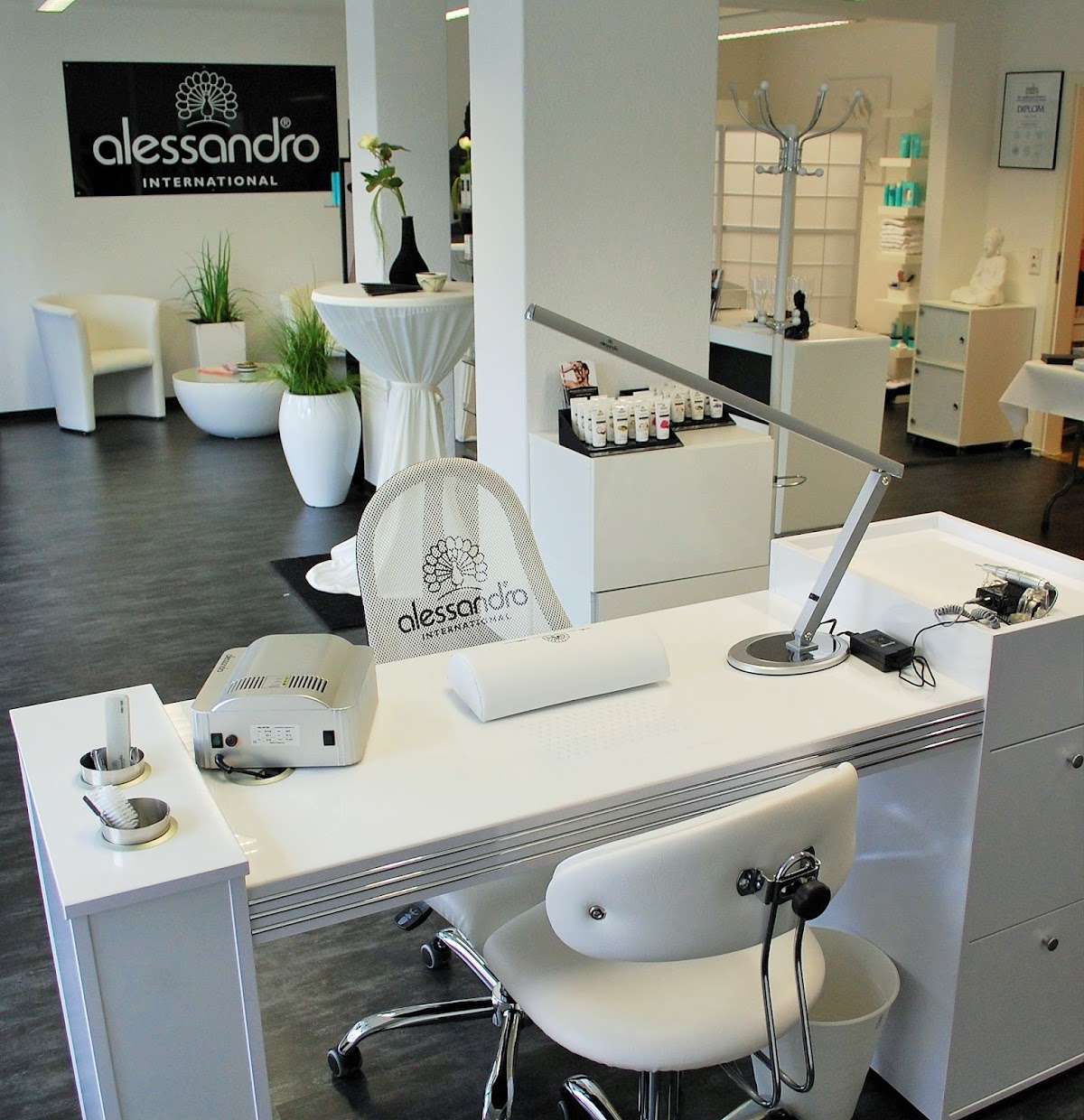alessandro Institut für Kosmetik, Hand- & Fußpflege by Sabrina Kollo