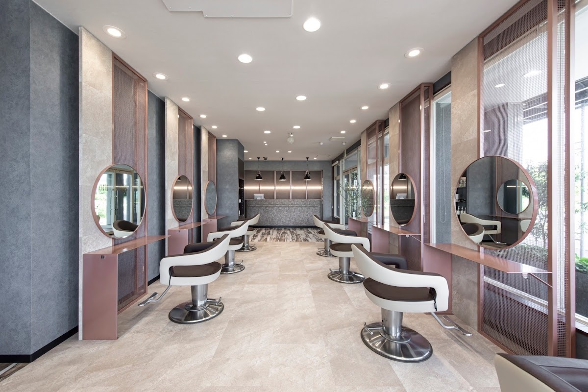 Hair & Make EARTH Akita Niida
