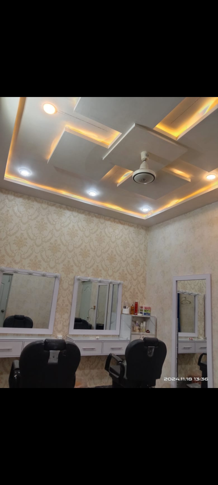 Makeup studio