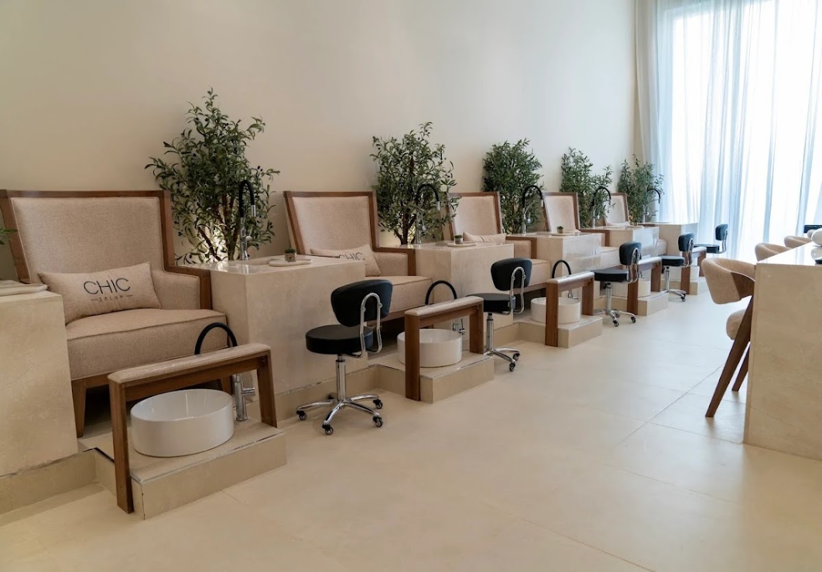 Chic Salon