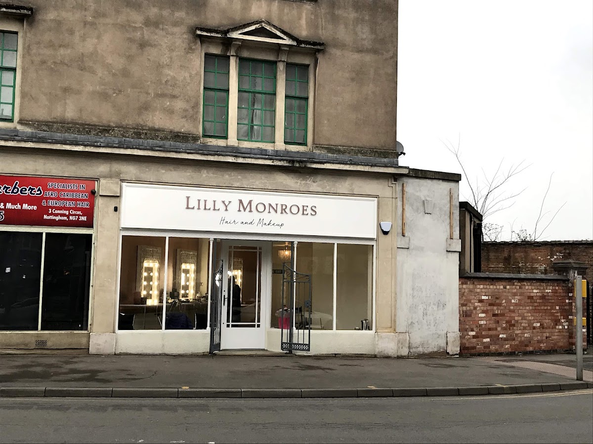 Lilly Monroes Hair and Makeup