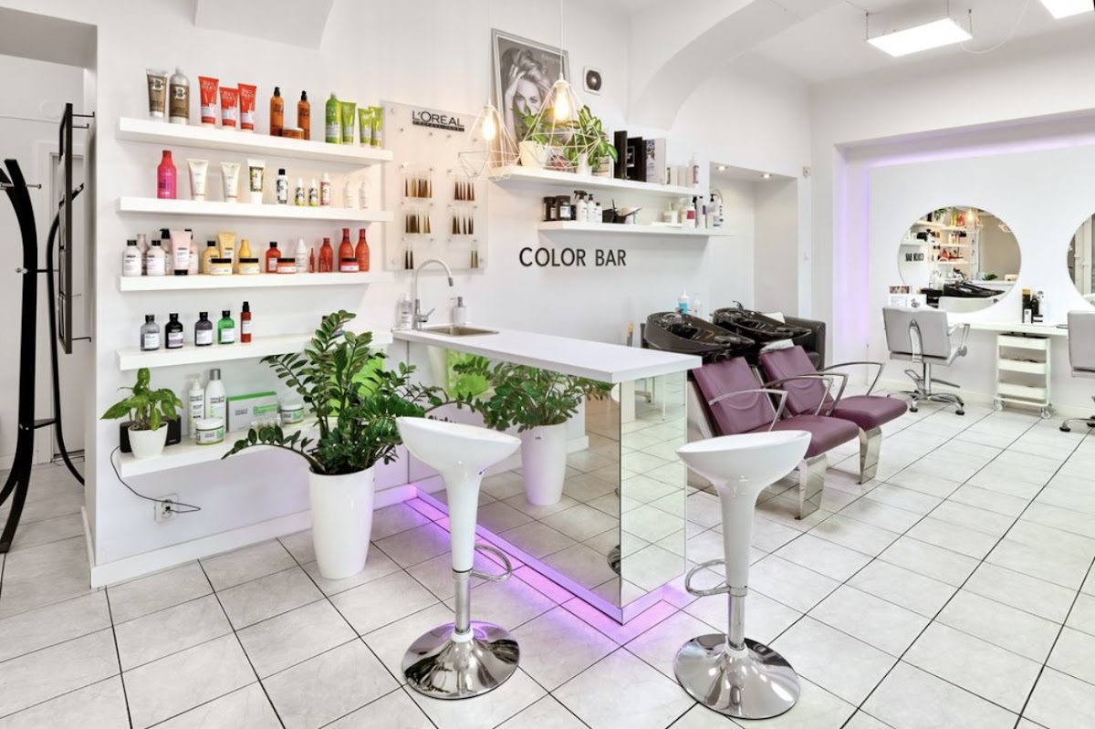 UP Beauty Studio
