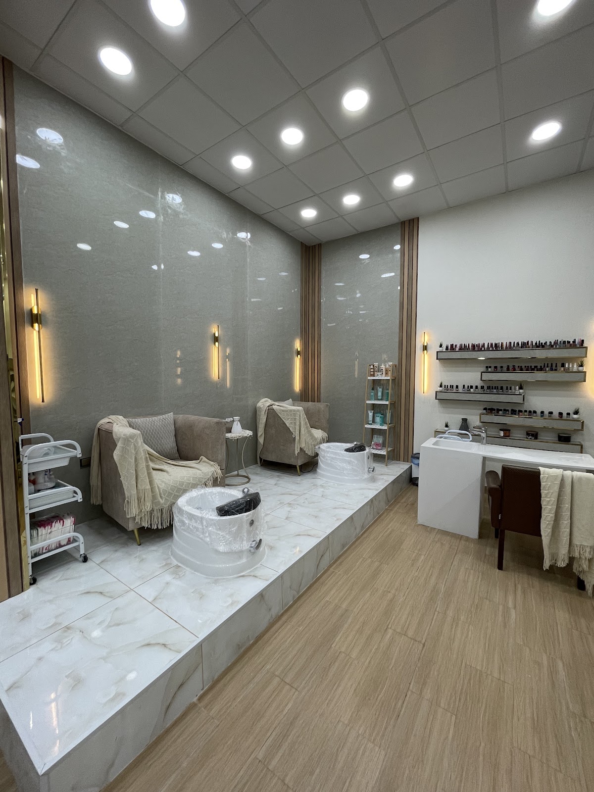 Mayas Al Yasmeen Salon