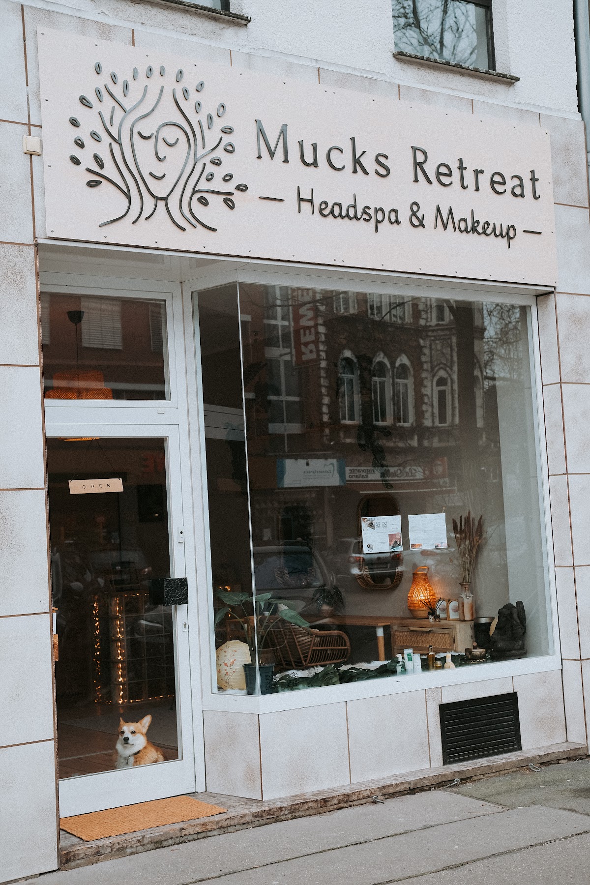 Mucks Retreat - Headspa & Makeup
