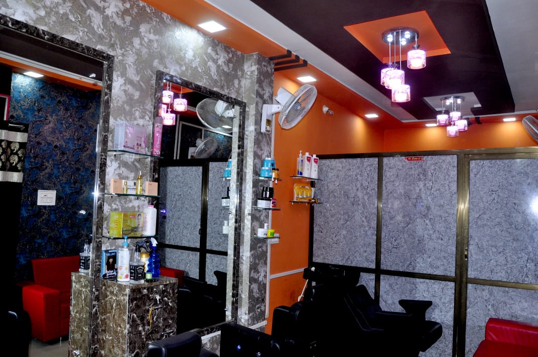 Veena Beauty parlor