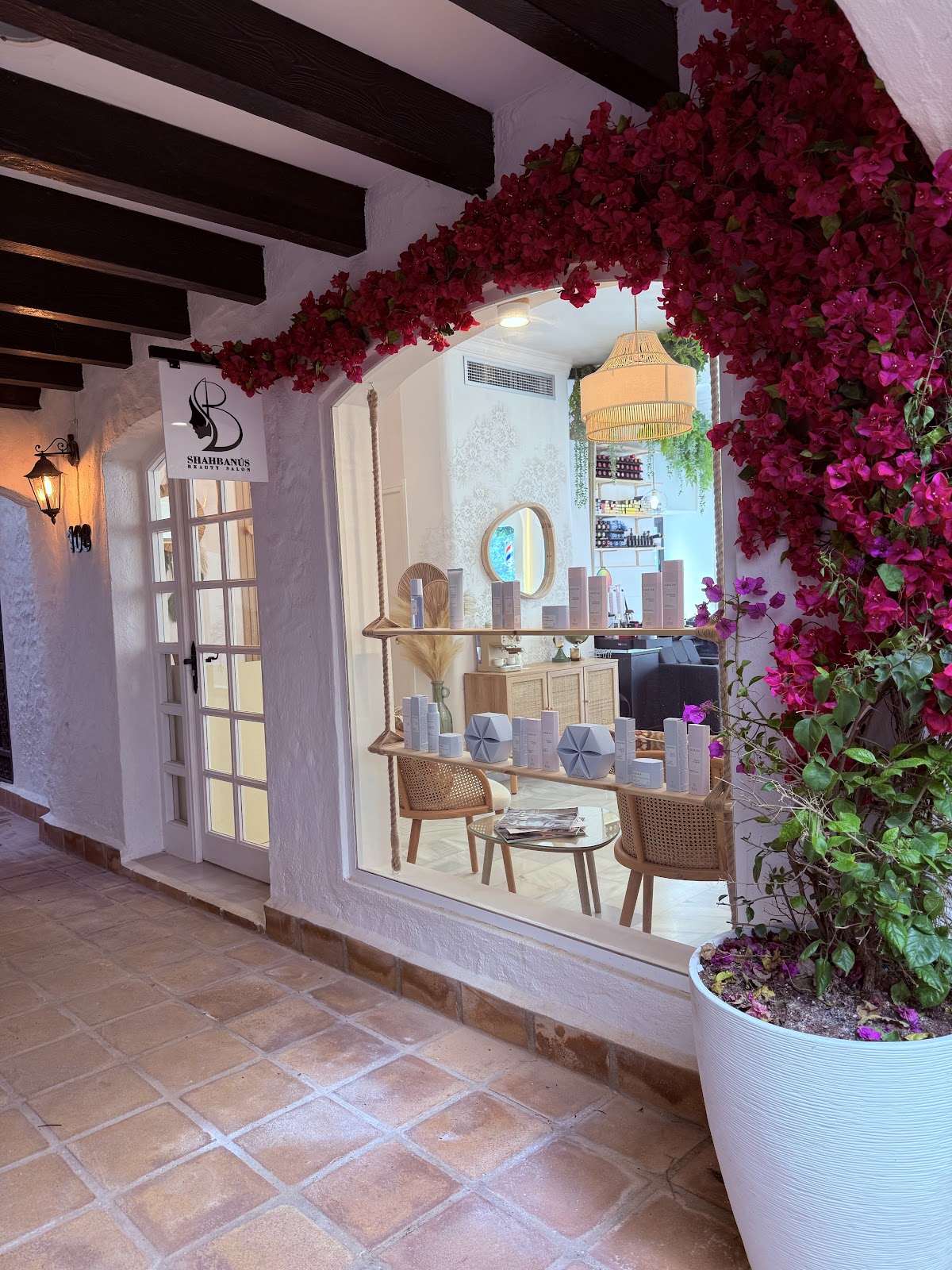 SHAHBANÚS BEAUTY SALON