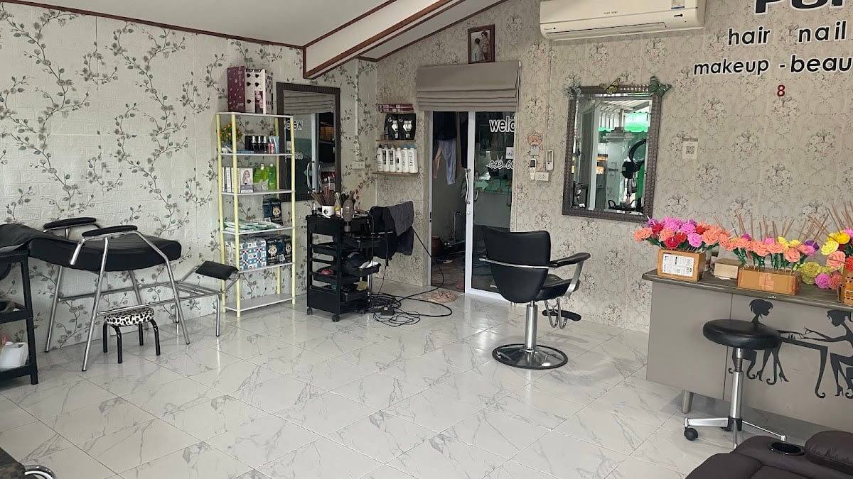 Sermsuay Nong Pui Hair Nail Makeup Beauty Salon