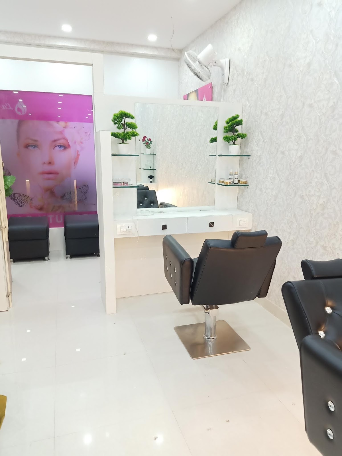 LA BEAU beauty salon (ladies and kids)