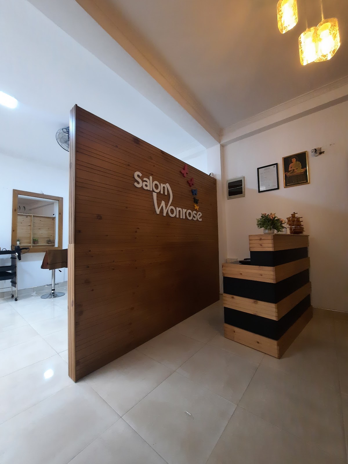 Salon Wonrose