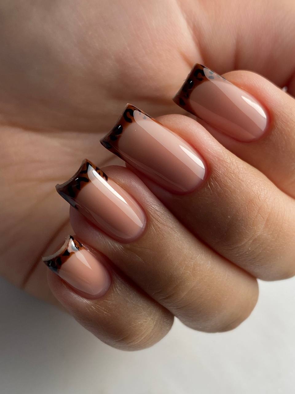 Aura beauty salon