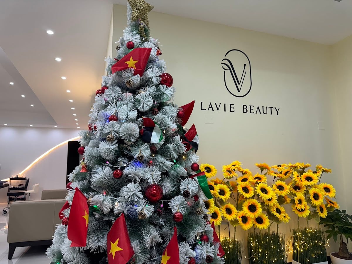 LAVIE VN WOMEN PERSONAL CARE AND BEAUTY - L.L.C