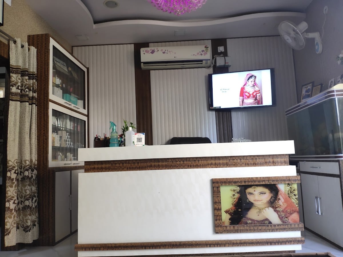Manish Beauty Parlour