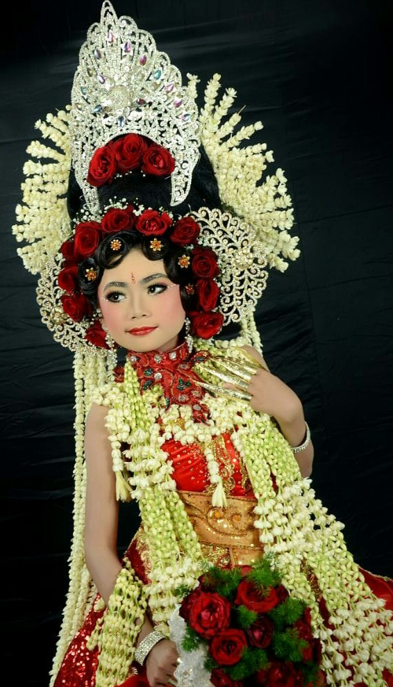 Rias Pengantin MUTIARA